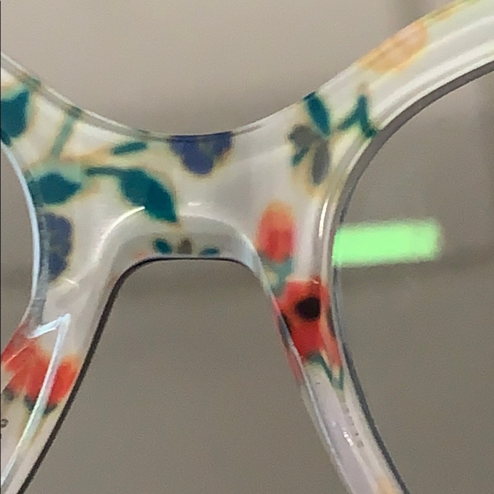 Meet your Posher, Nono